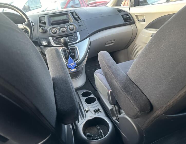 Mitsubishi Grandis 18