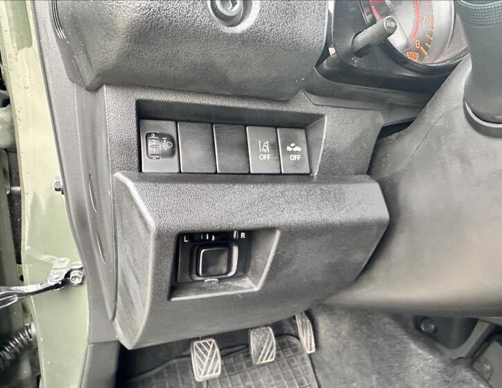 Suzuki Jimny 21