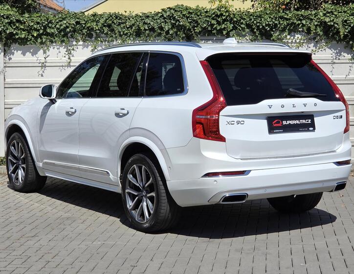 Volvo XC90 4