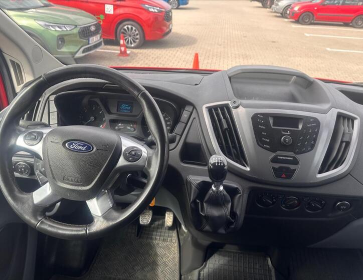 Ford Transit 19