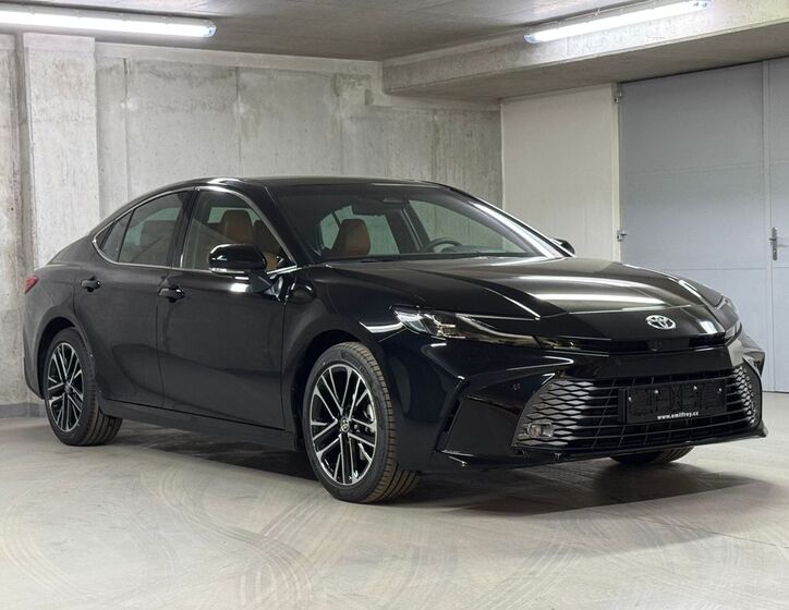 Toyota Camry 3