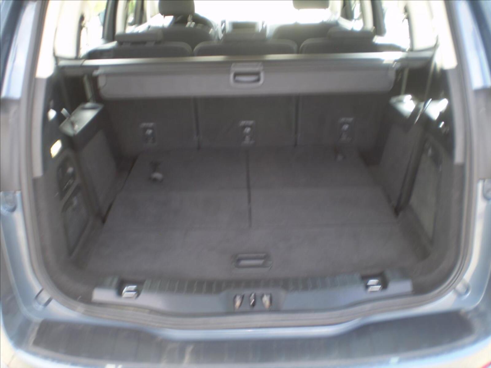 Ford Galaxy 17