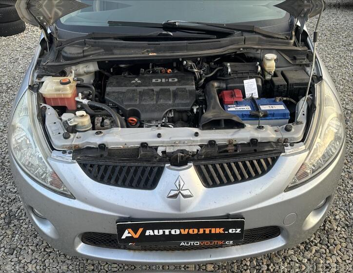 Mitsubishi Grandis 28