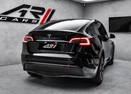 Tesla Model Y 6