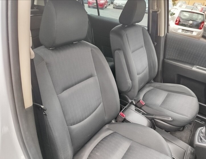 Mazda 5 28