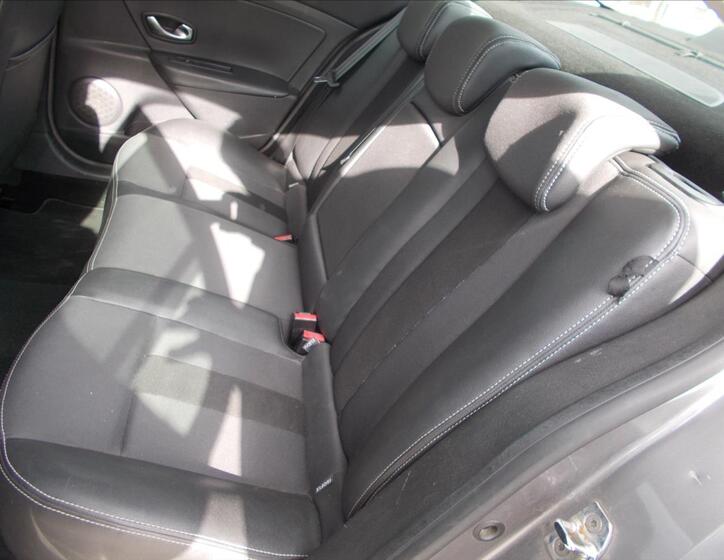 Renault Fluence 13