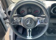 Mercedes-Benz Sprinter 11
