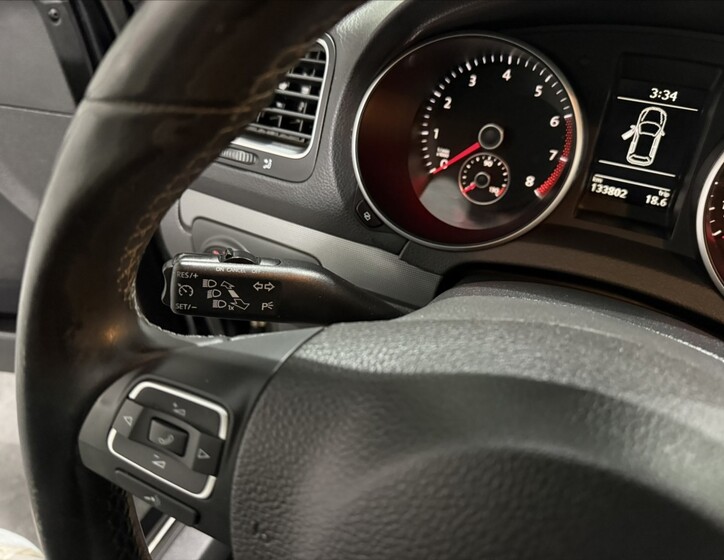 Volkswagen Golf 9
