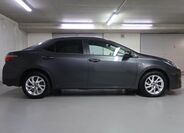 Toyota Corolla 4