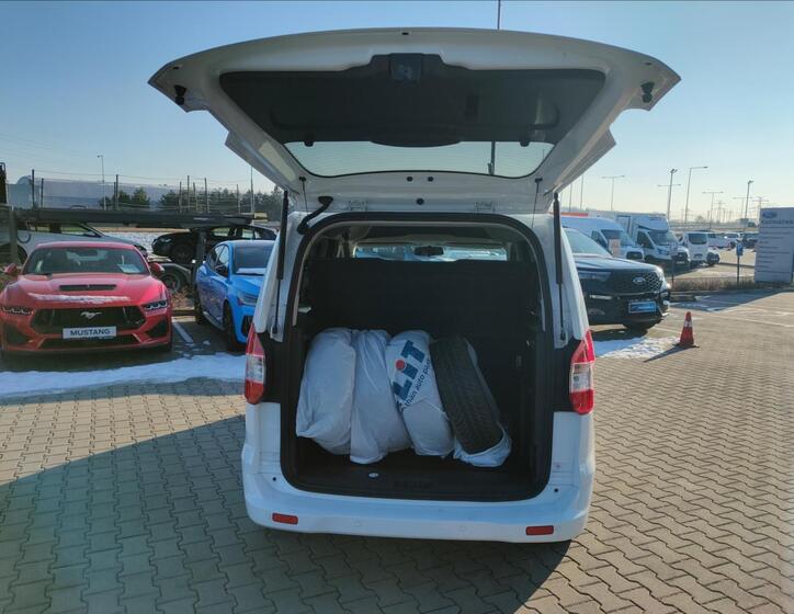 Ford Tourneo Courier 10