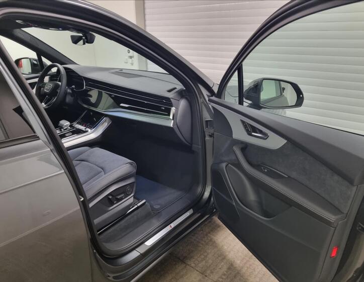 Audi Q7 18
