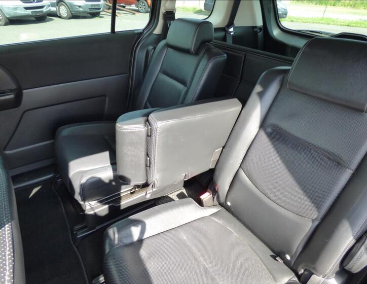 Mazda 5 28