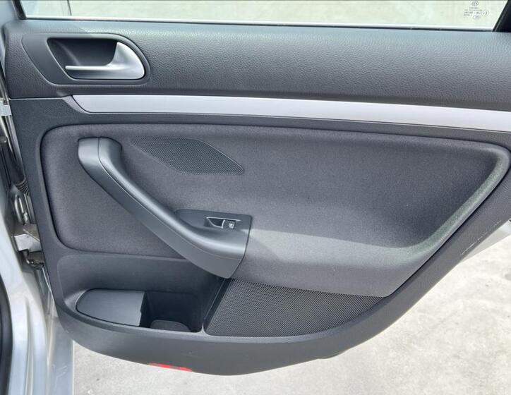 Volkswagen Golf 31