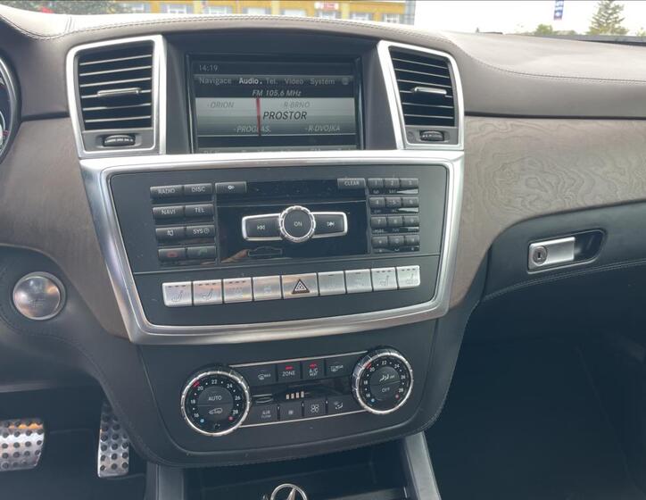 Mercedes-Benz GL 16