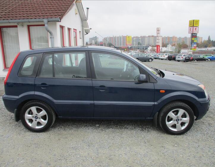Ford Fusion 4