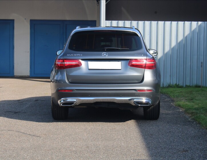 Mercedes-Benz GLC 8