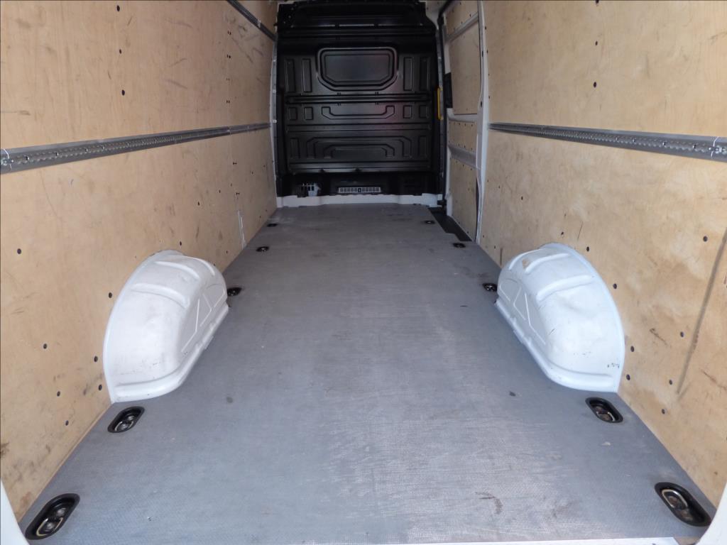 Volkswagen Crafter 38