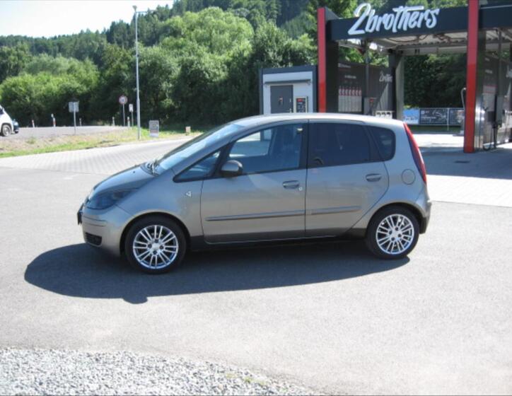 Mitsubishi Colt 4