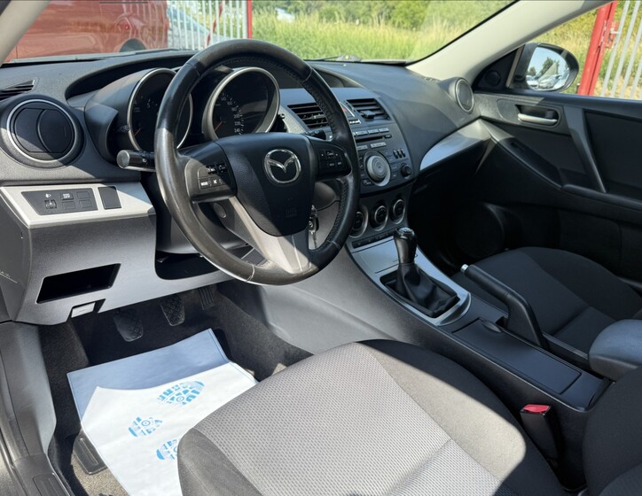 Mazda 3 10