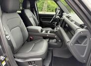 Land Rover Defender 17
