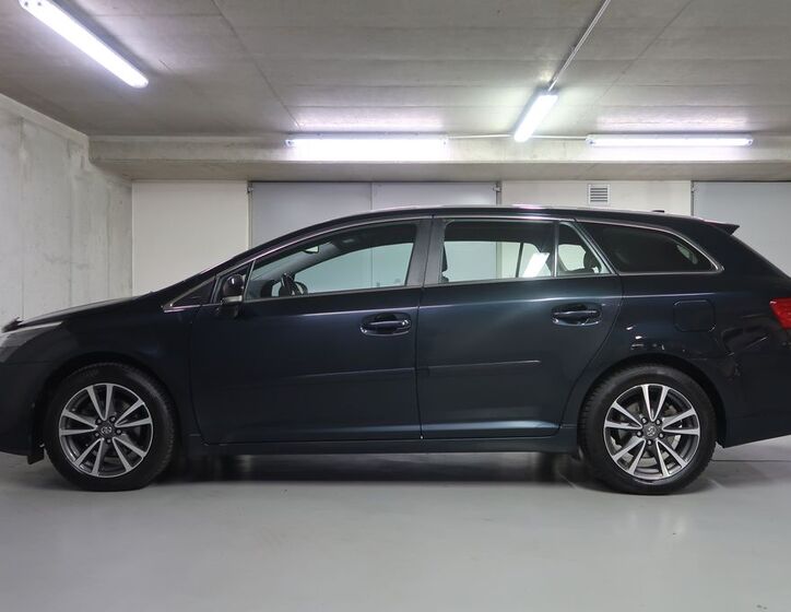Toyota Avensis 8