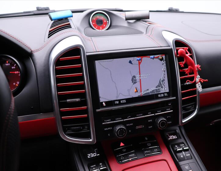 Porsche Cayenne 23