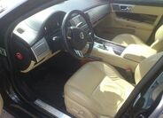 Jaguar XF 9