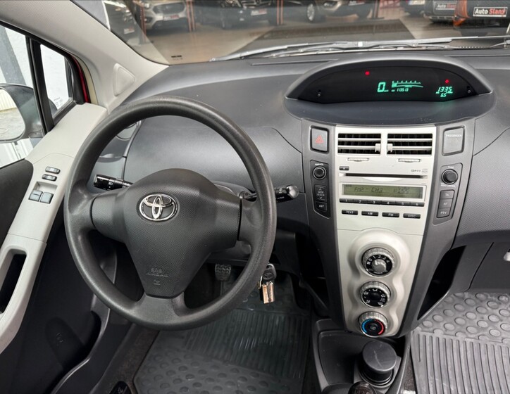 Toyota Yaris 14