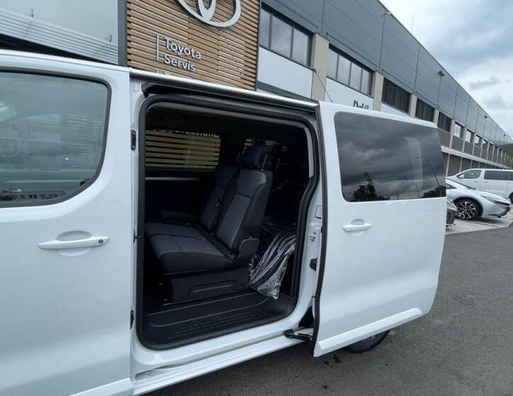 Toyota ProAce Verso 16