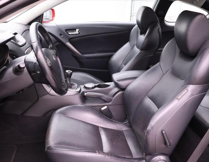 Hyundai Genesis 12