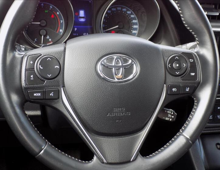 Toyota Auris 18