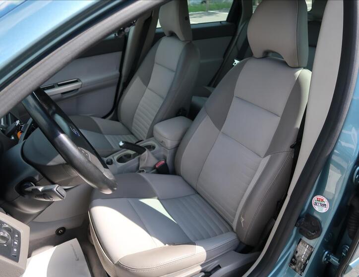 Volvo V50 10