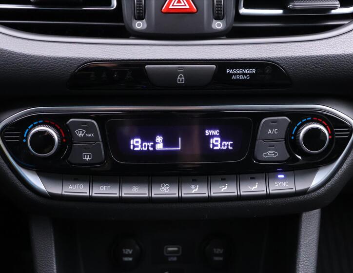 Hyundai i30 27