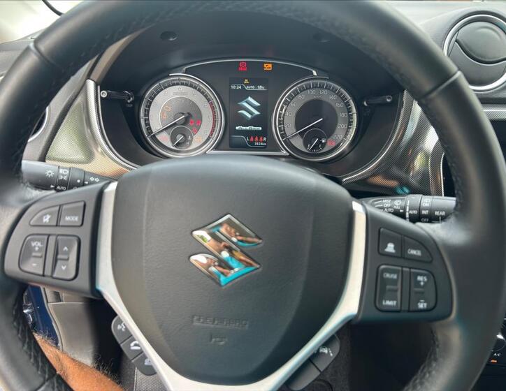 Suzuki Vitara 13