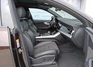 Audi Q8 10