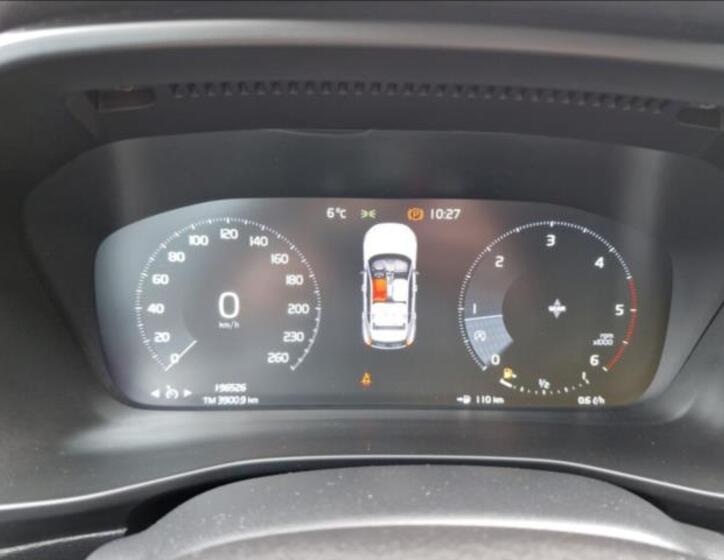 Volvo XC40 6