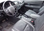 Mitsubishi Outlander 9