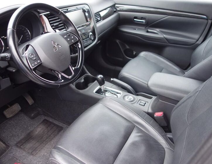 Mitsubishi Outlander 9