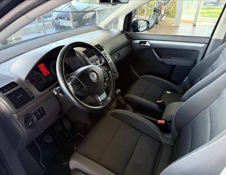 Volkswagen Touran 7
