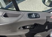 Ford Transit 9