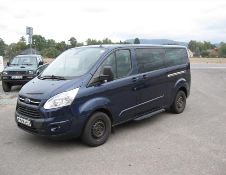 Ford Tourneo Custom 2