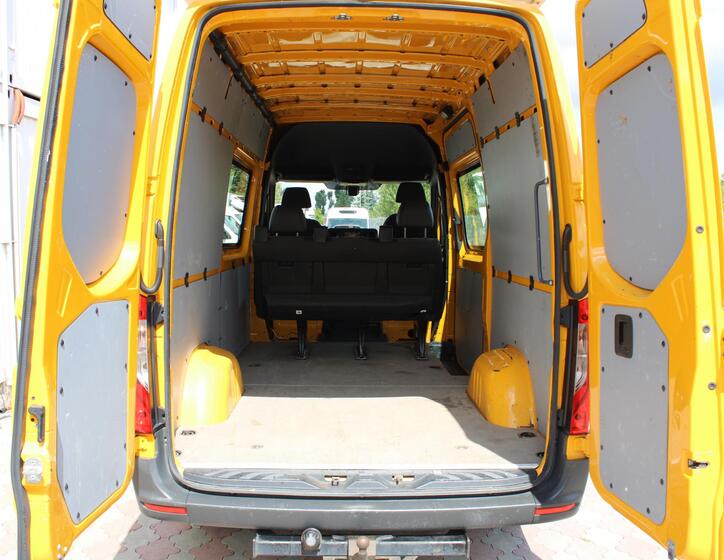 Mercedes-Benz Sprinter 7