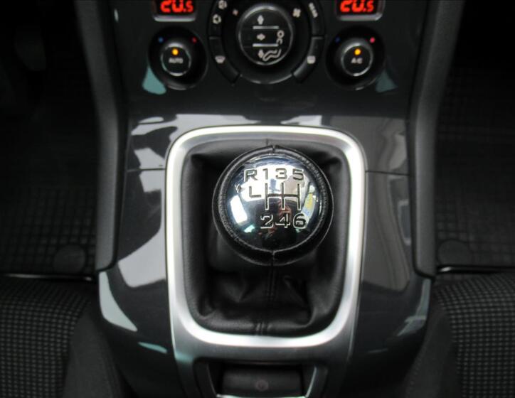 Peugeot 5008 11
