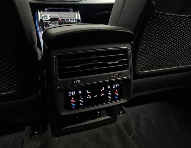 Audi SQ8 20