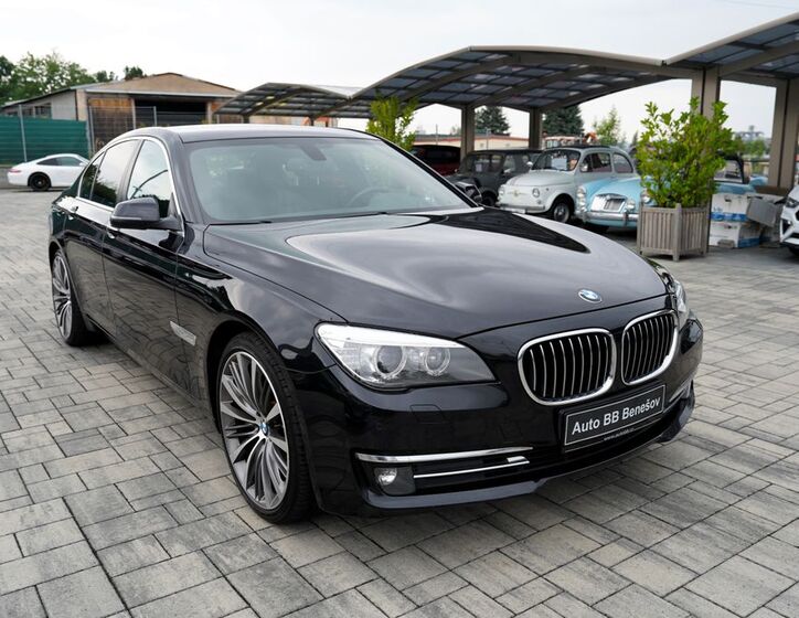 BMW Řada 7 8
