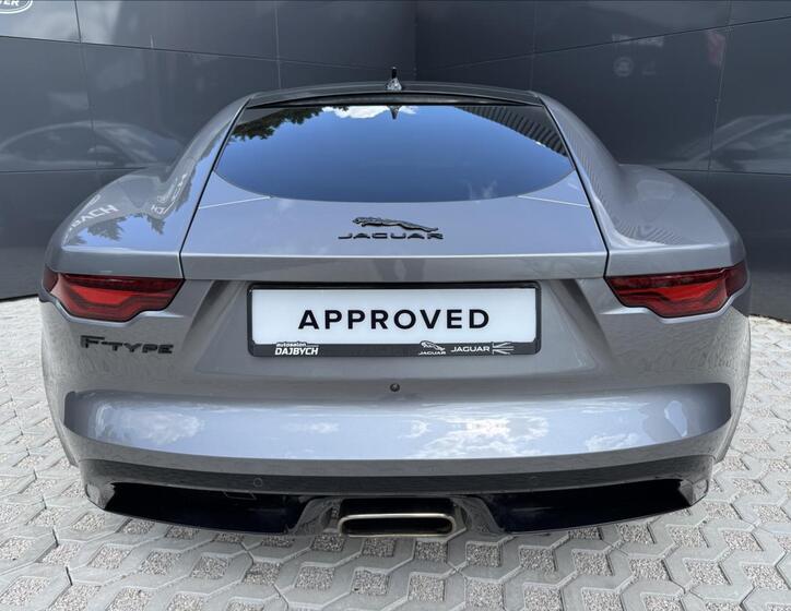 Jaguar F-Type 8