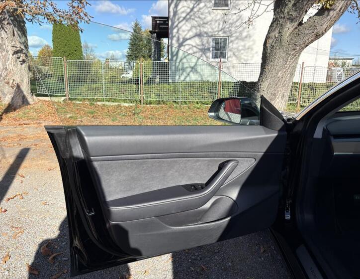 Tesla Model 3 12