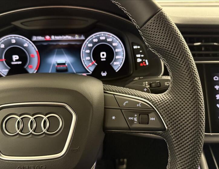 Audi Q8 15