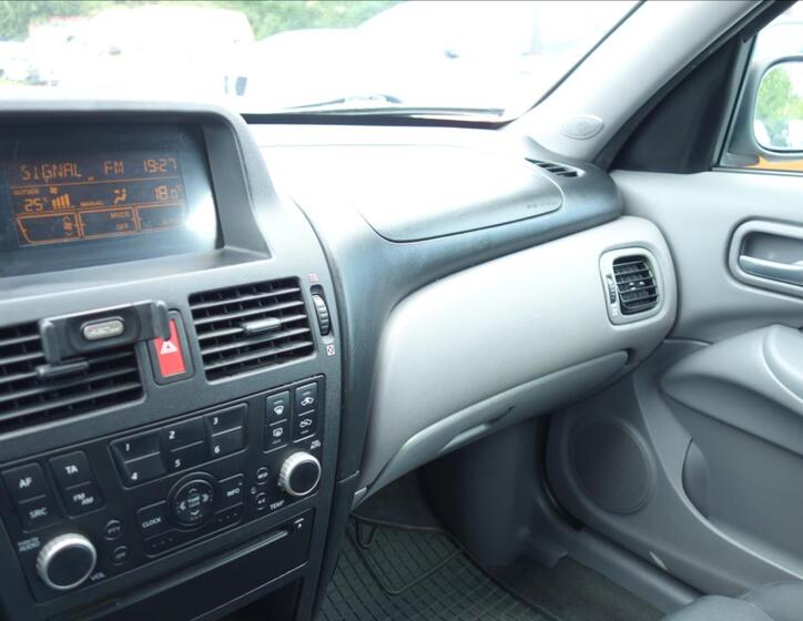 Nissan Almera 22