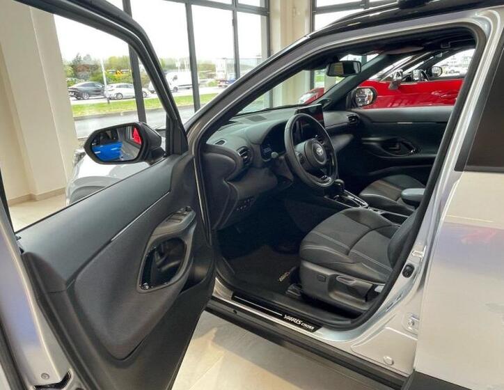 Toyota Yaris Cross 13